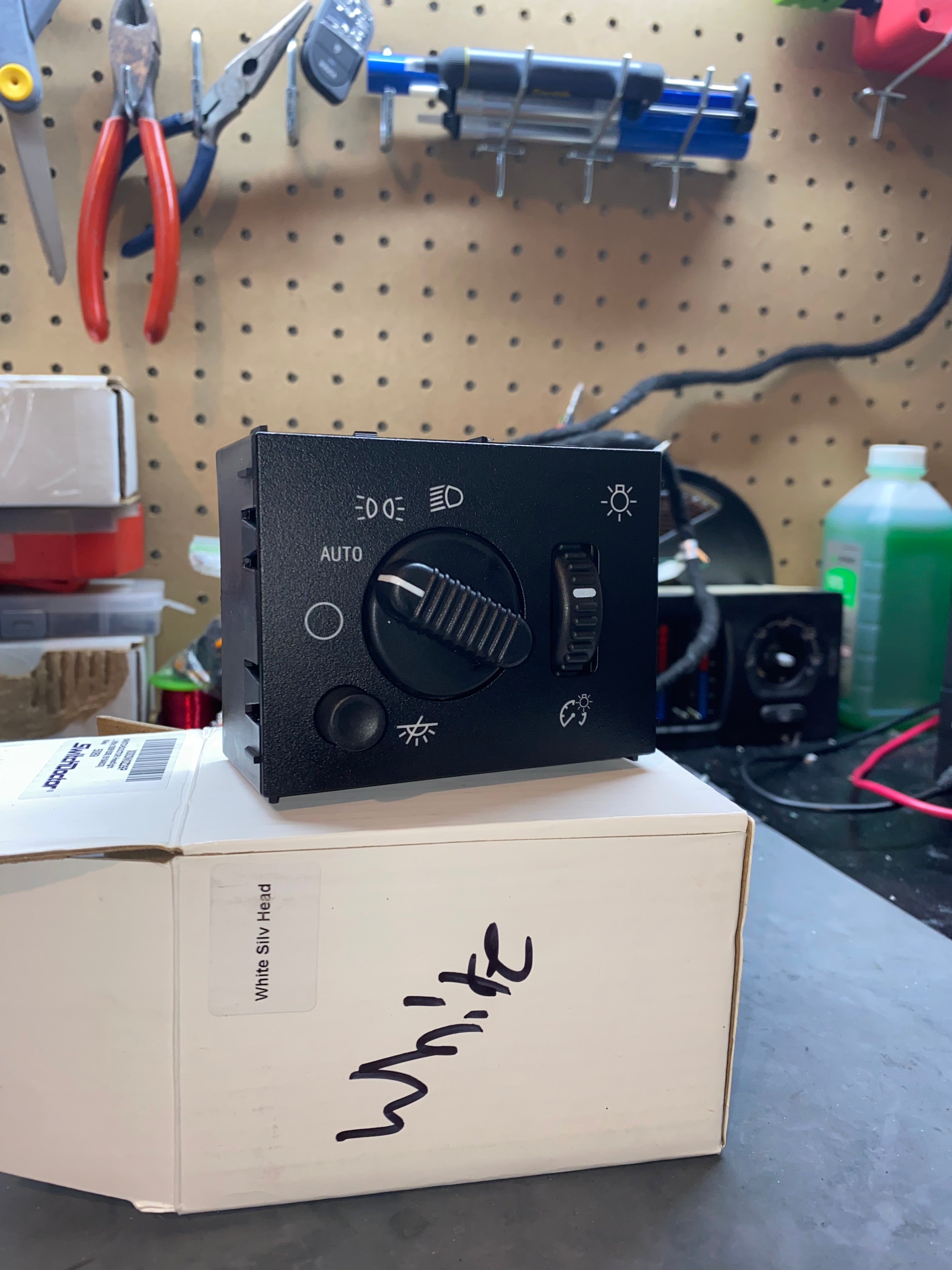 03-05 White headlight Switch🔥